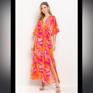 NWOT TCEC Small Groovy Swirl Pink Maxi Dress
